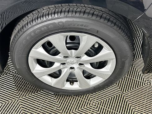 Used 2024 Toyota Corolla LE image 31