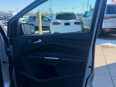 Used 2015 Ford Escape SE image 14