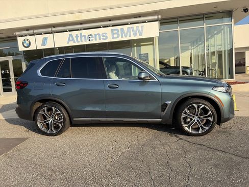 Used 2024 BMW X5 xDrive40i w/ Premium Package AWD/4WD image 9