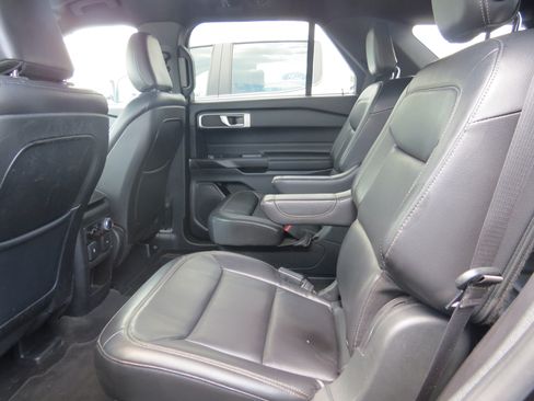 Certified 2020 Ford Explorer XLT w/ Equipment Group 202A AWD/4WD image 10