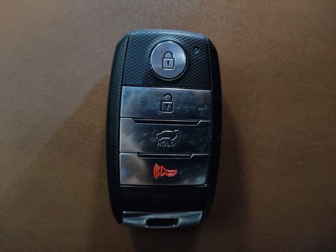 Used 2019 Kia Sorento SX image 32