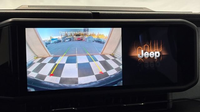 Used 2024 Jeep Wrangler Unlimited AWD/4WD image 36