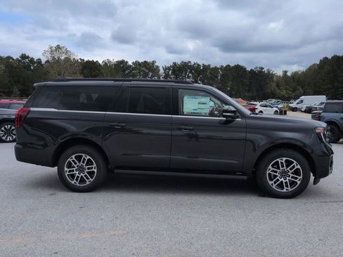 New 2025 Ford Expedition Max Active image 3