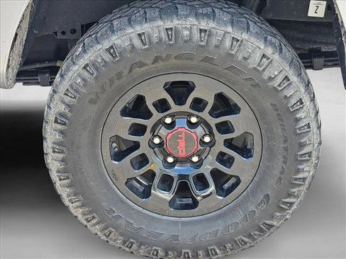 Used 2022 Toyota Tacoma SR5 RWD image 5