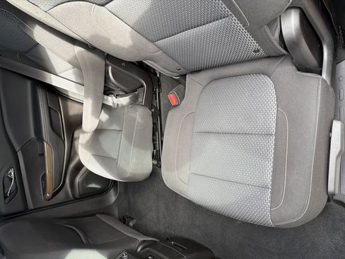 Certified 2023 GMC Acadia SLE image 24