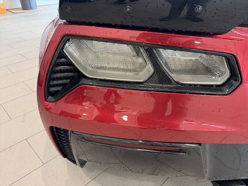 Used 2015 Chevrolet Corvette Z06 w/ 3LZ Preferred Equipment Group image 8