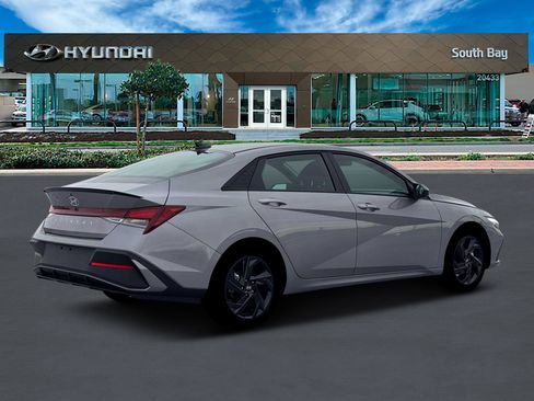 New 2026 Hyundai Elantra Sport image 8