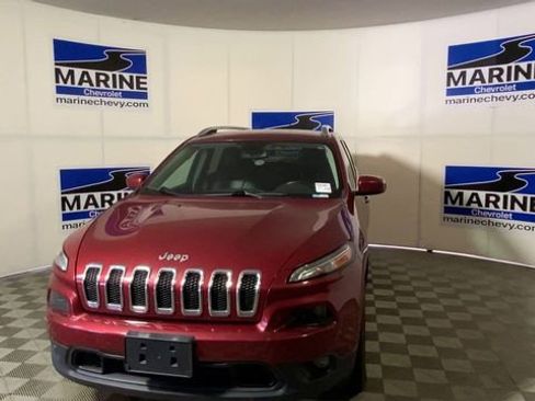 Used 2017 Jeep Cherokee Latitude w/ True North Edition AWD/4WD image 5
