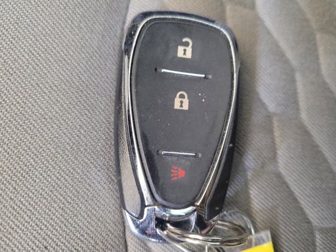Used 2021 Chevrolet Equinox LS w/ LS Convenience Package AWD/4WD image 32