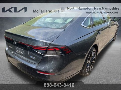 Used 2023 Honda Accord Touring image 3