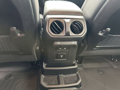New 2026 Jeep Wrangler Unlimited Sahara AWD/4WD image 25