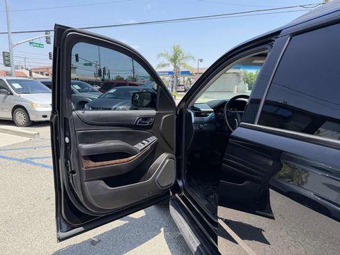 Used 2018 Chevrolet Suburban LS RWD image 7