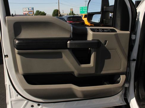Used 2020 Ford F250 XLT w/ FX4 Off-Road Package AWD/4WD image 12