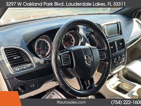 Used 2018 Dodge Grand Caravan SXT image 14