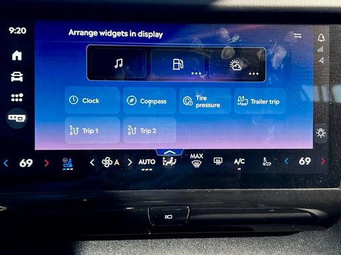 Used 2025 Lincoln Navigator Reserve AWD/4WD image 38