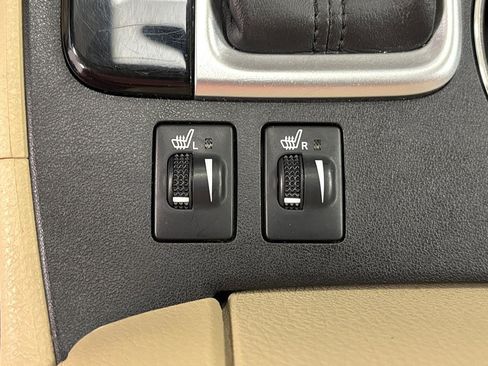 Used 2016 Toyota Highlander XLE AWD/4WD image 27
