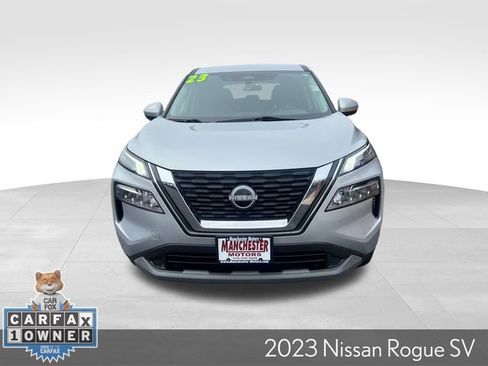 Used 2023 Nissan Rogue SV image 3