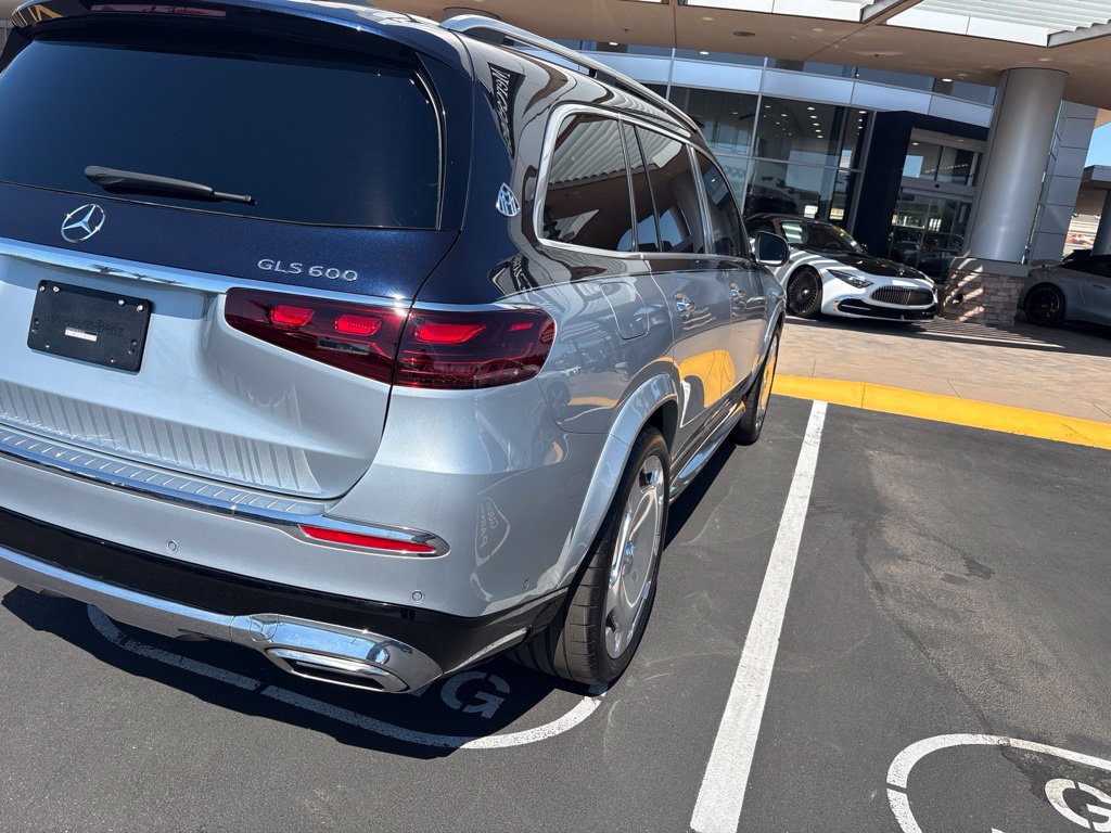 Certified 2025 Mercedes-Benz Maybach GLS 600 4MATIC image 3