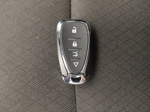 Used 2021 Chevrolet Silverado 1500 LT AWD/4WD image 32