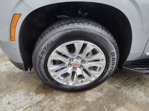 Used 2025 GMC Yukon Denali AWD/4WD image 39