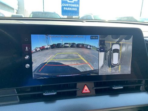 Used 2025 Kia Sportage SX FWD image 11