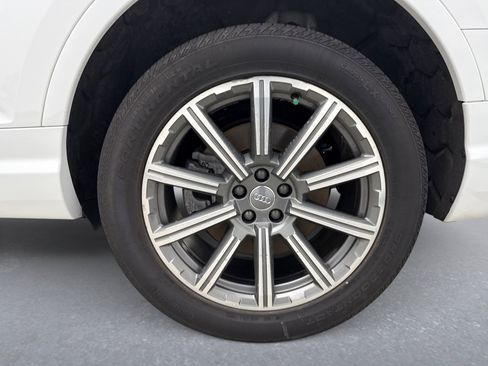 Used 2018 Audi Q7 3.0T Premium Plus image 24