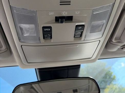 Used 2018 Toyota RAV4 XLE AWD/4WD image 23