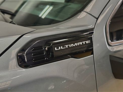 Used 2024 GMC Sierra 3500 Denali Ultimate image 10