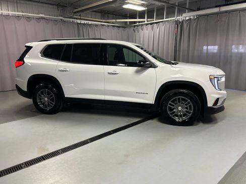 Used 2025 GMC Acadia Elevation FWD image 8