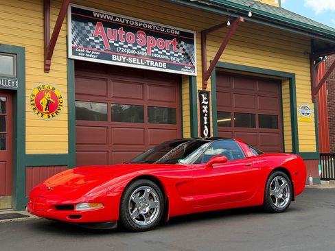 Used 1999 Chevrolet Corvette Coupe w/ Memory Pkg RWD image 8