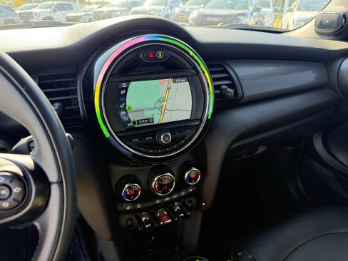 Used 2021 MINI Cooper Cooper w/ 6.5" Touchscreen Package image 19