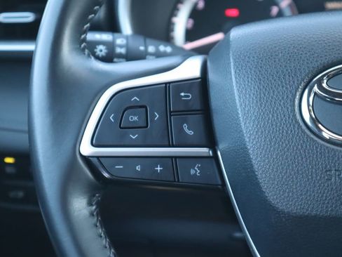 Certified 2024 Toyota Highlander XSE image 11