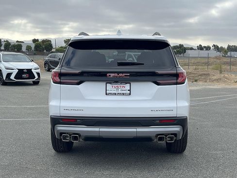 New 2026 GMC Acadia Elevation FWD image 4