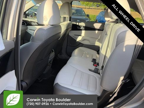 Used 2019 Kia Sorento SX AWD/4WD image 23
