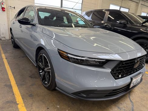Used 2025 Honda Accord Sport image 28