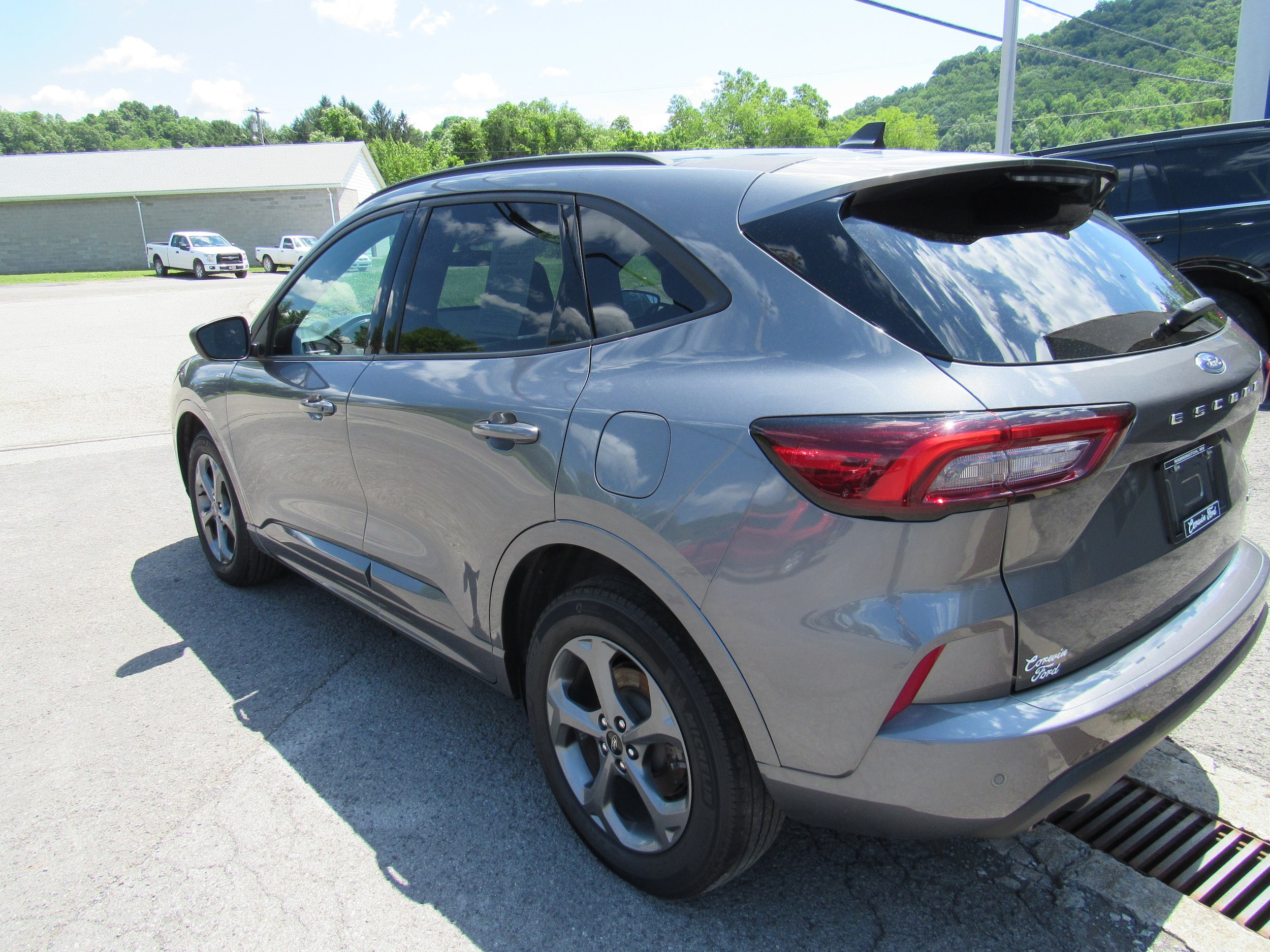 Used 2024 Ford Escape ST-Line w/ Tech Pack #1 AWD/4WD image 8