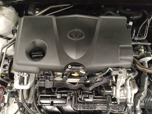 Used 2020 Toyota Camry SE w/ Convenience Package FWD image 30