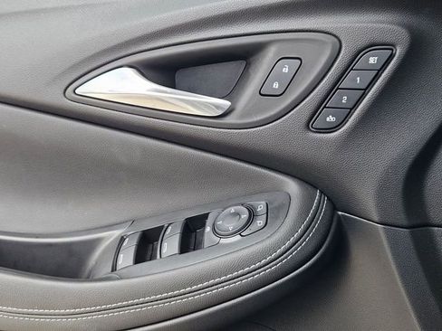Used 2024 Buick Encore GX Avenir w/ Avenir Technology Package AWD/4WD image 7
