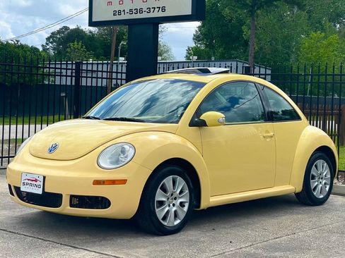 Used 2009 Volkswagen Beetle Coupe image 5