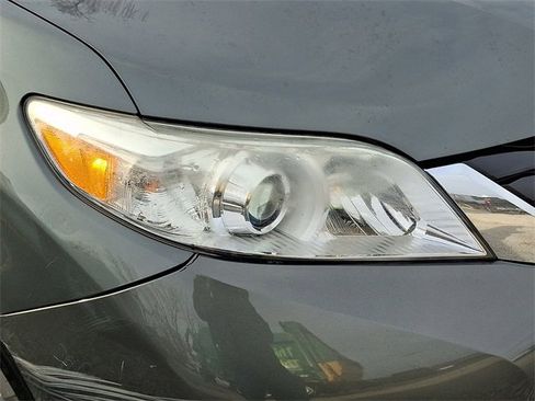 Used 2014 Toyota Sienna LE image 7