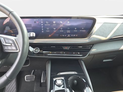 Used 2025 Buick Envision Sport Touring AWD/4WD image 21