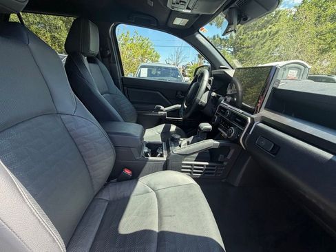 Certified 2025 Toyota 4Runner TRD Off-Road Premium w/ Tow Technology Package AWD/4WD image 29
