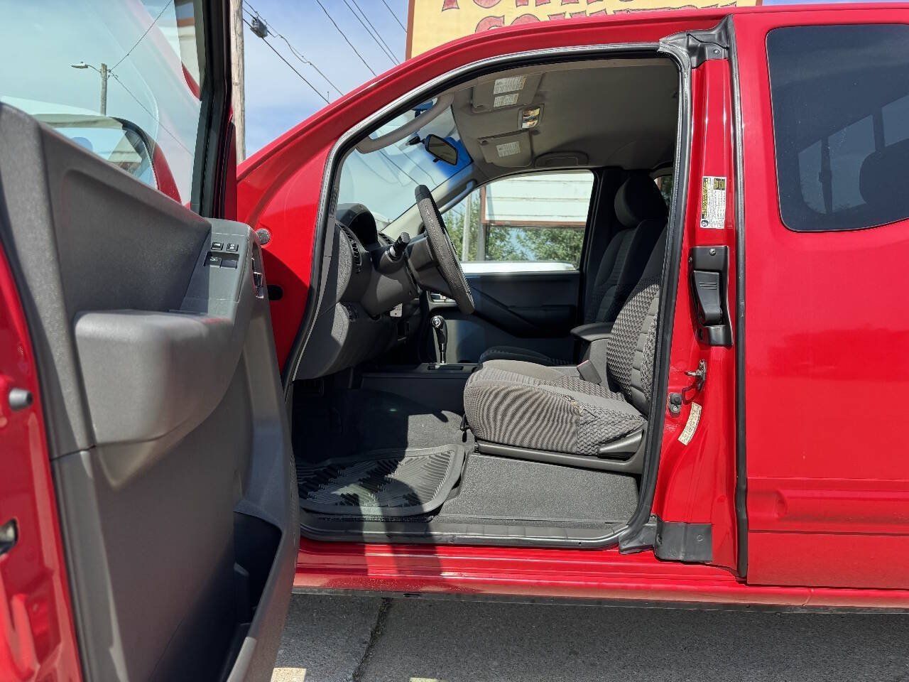 Used 2007 Nissan Frontier SE w/ SE Value Truck Pkg RWD image 11