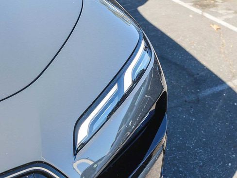 New 2026 BMW 740i w/ Premium Package image 10