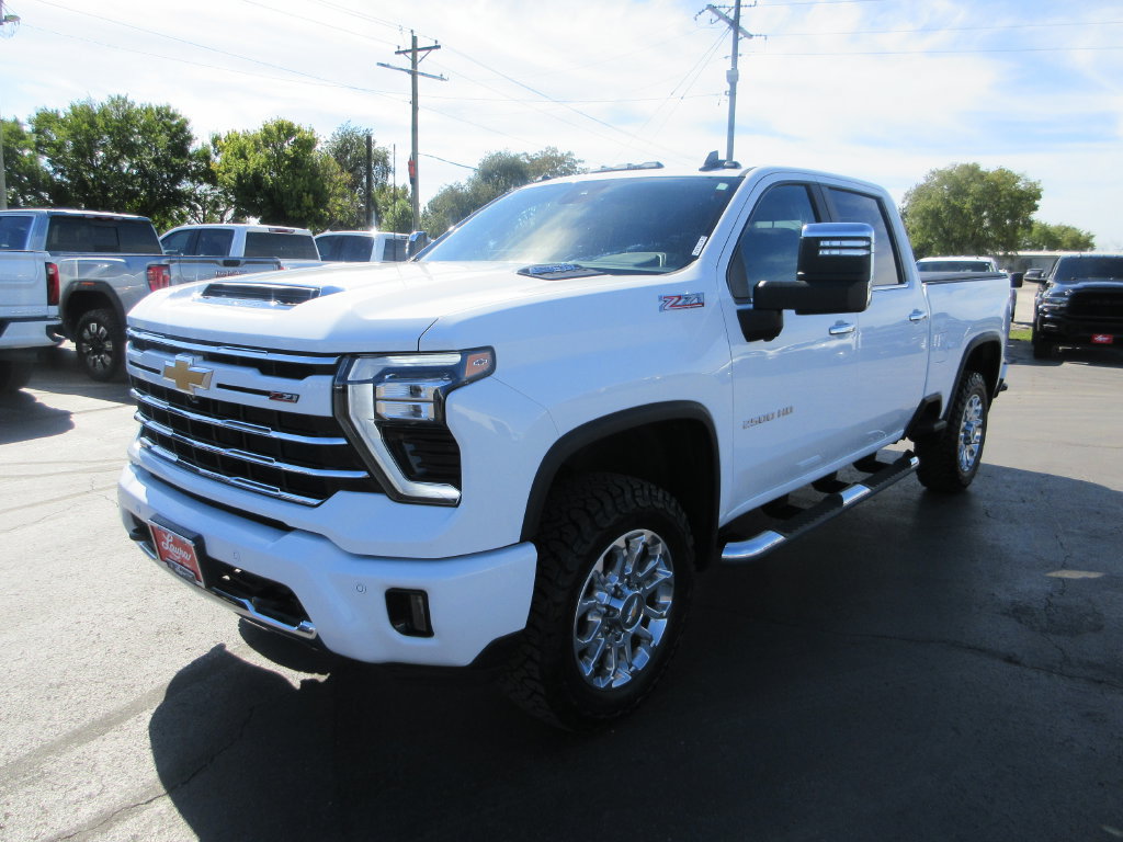 Certified 2025 Chevrolet Silverado 2500 LT w/ Z71 Chrome Sport Edition AWD/4WD image 13