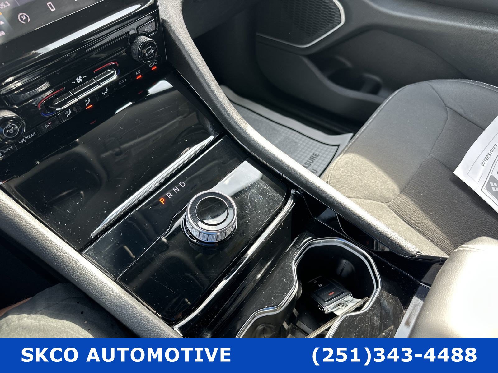Used 2022 Jeep Grand Cherokee Laredo AWD/4WD image 23