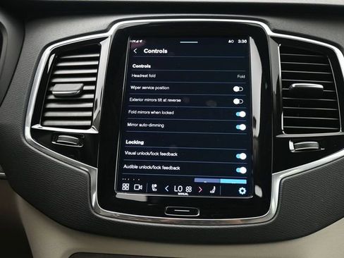 Used 2023 Volvo XC90 T8 Plus image 16