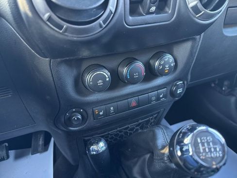 Used 2017 Jeep Wrangler Unlimited Sport w/ Quick Order Package 23S image 33