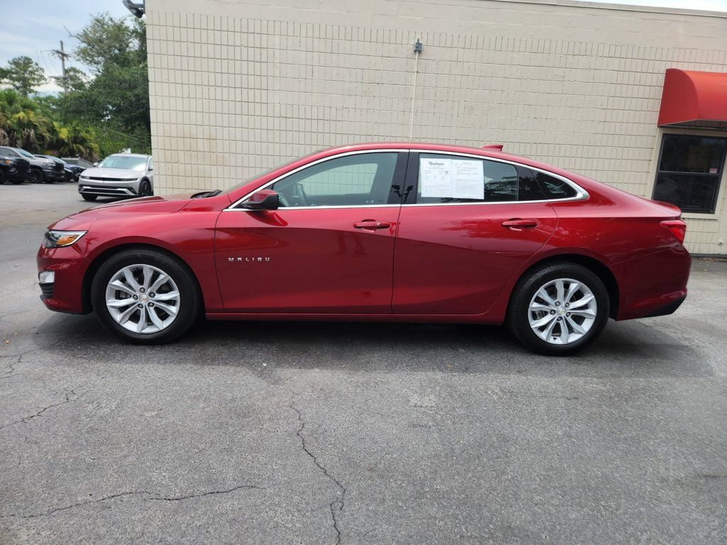 Used 2025 Chevrolet Malibu LT FWD image 2