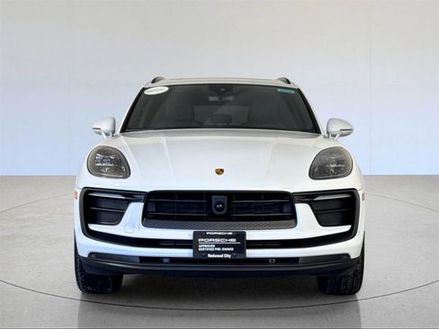 Used 2025 Porsche Macan image 11